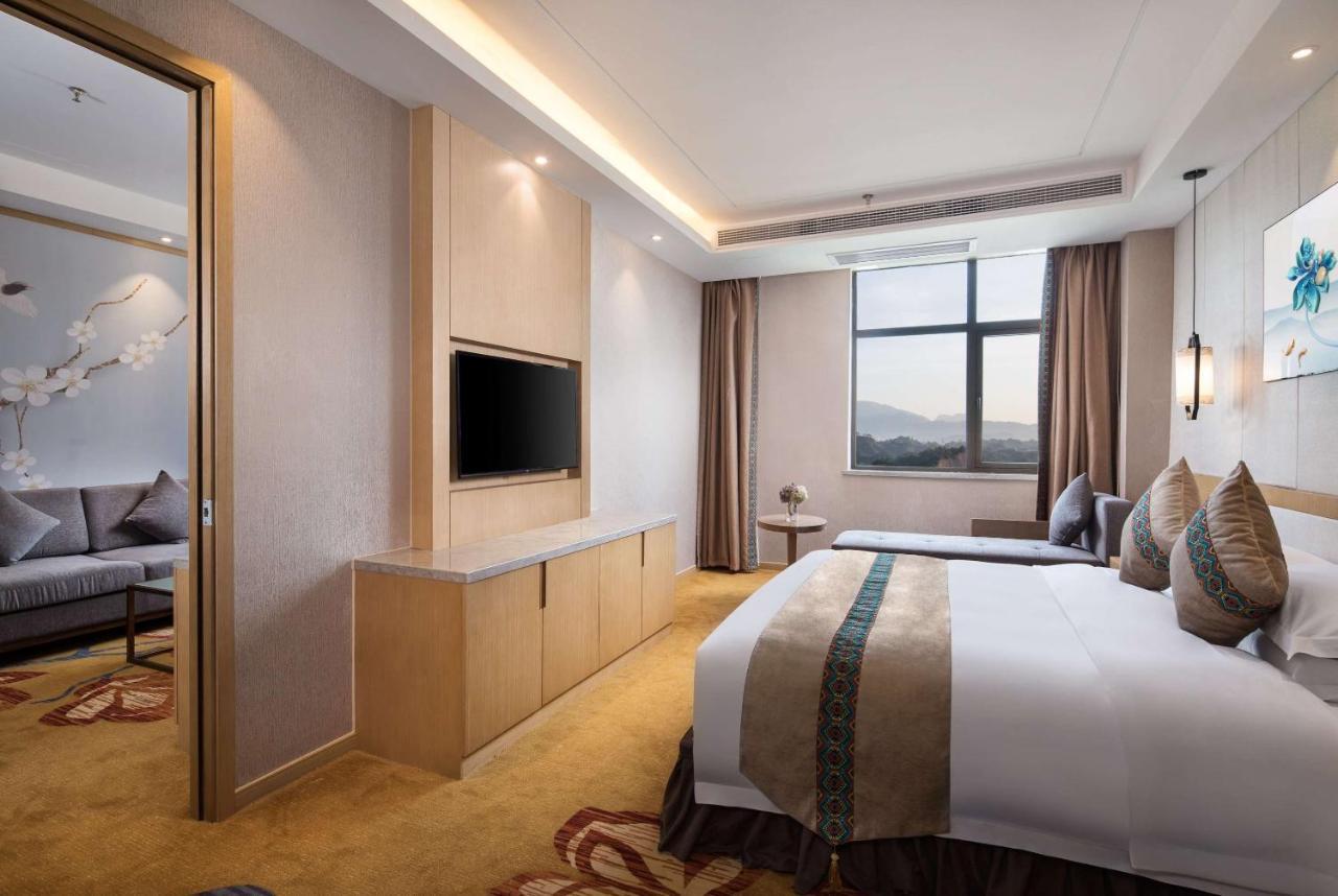 Ramada Plaza By Wyndham Enshi Hotel ภายนอก รูปภาพ