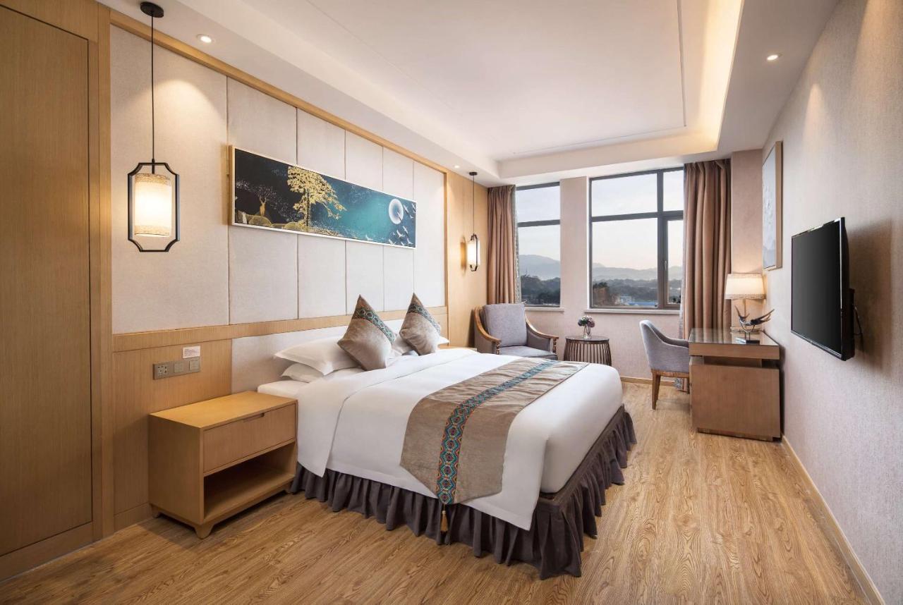 Ramada Plaza By Wyndham Enshi Hotel ภายนอก รูปภาพ